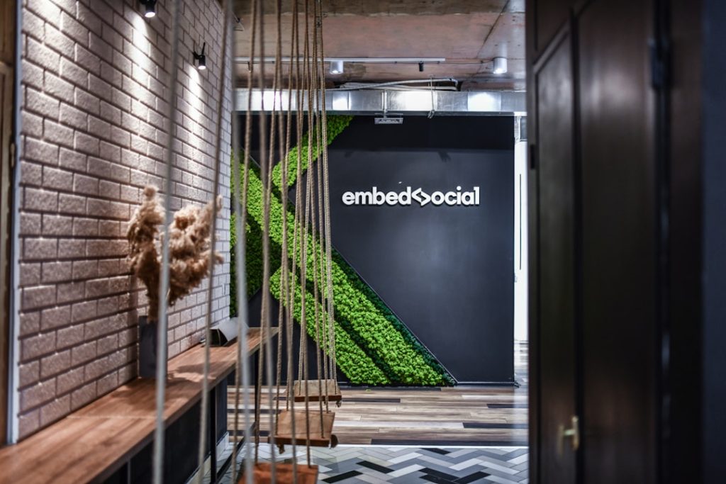 Photo advertising firms